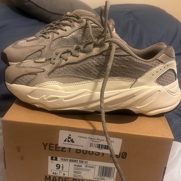 Yeezy Boost 700 V2